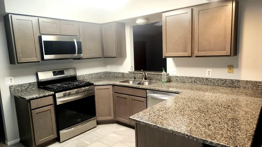 1660 Pond Shore Drive, Ann Arbor, MI 48108 - Image #3