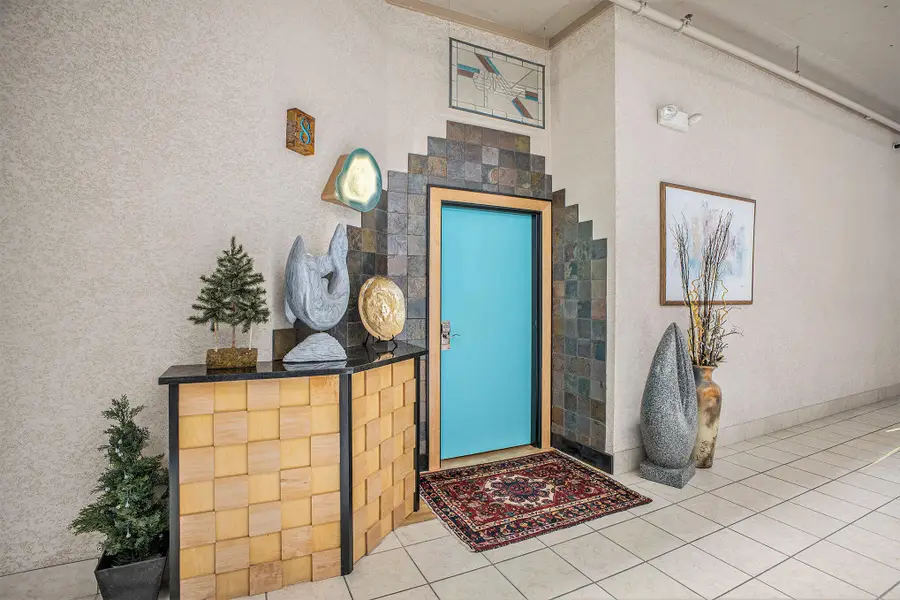 109 W Washington Avenue #8, Jackson, MI 49201 - Image #2