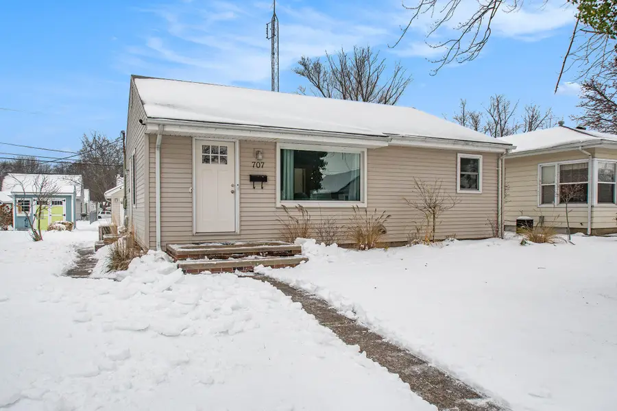 707 Botham Avenue, Saint Joseph, MI 49085 - Image #2