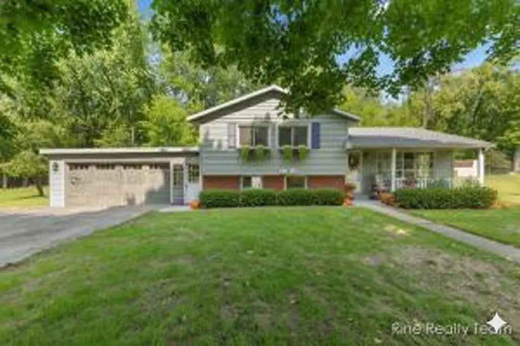 33250 Bernice Avenue, Paw Paw, MI 49079 - Image #1