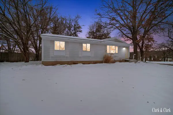 11189 Woodbushe Drive Se, Lowell, MI 49331