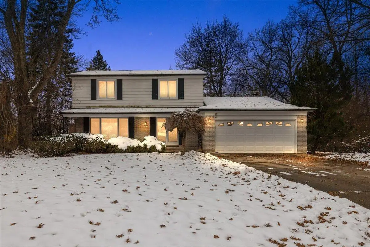 18971 El Dorado Place, Lathrup Village, MI 48076 - Image #1