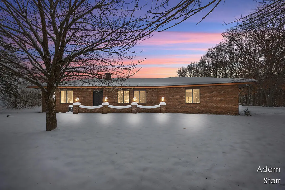 945 60th Street Sw, Wyoming, MI 49509 - Image #1