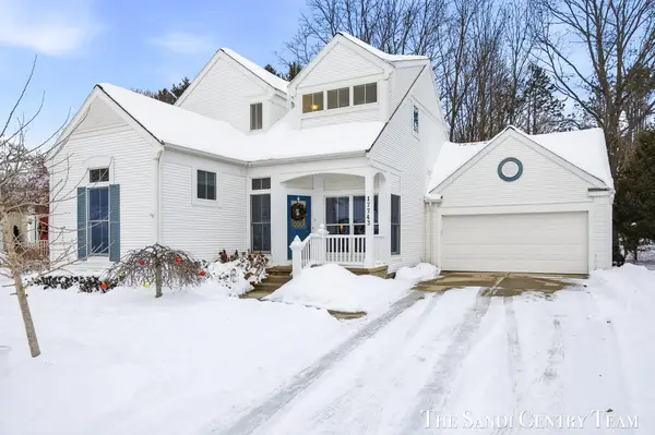 17743 Cobblefield Lane, Spring Lake, MI 49456