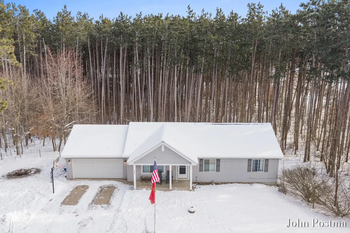 17276 Violet Ruth Drive Ne, Cedar Springs, MI 49319 - Image #1