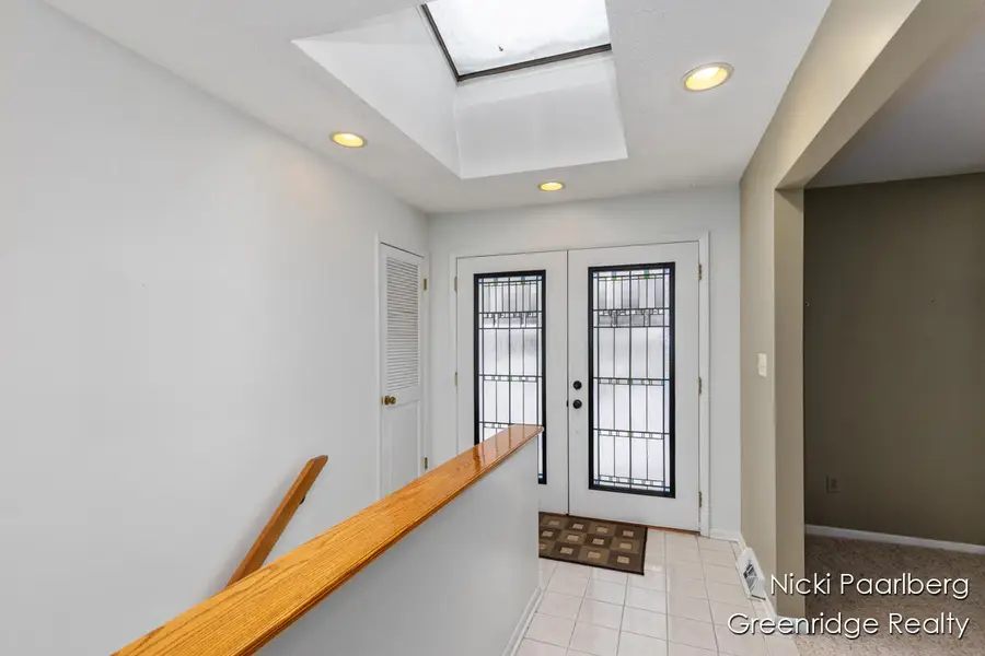 1010 Cherrywood Lane Ne, Grand Rapids, MI 49505 - Image #3