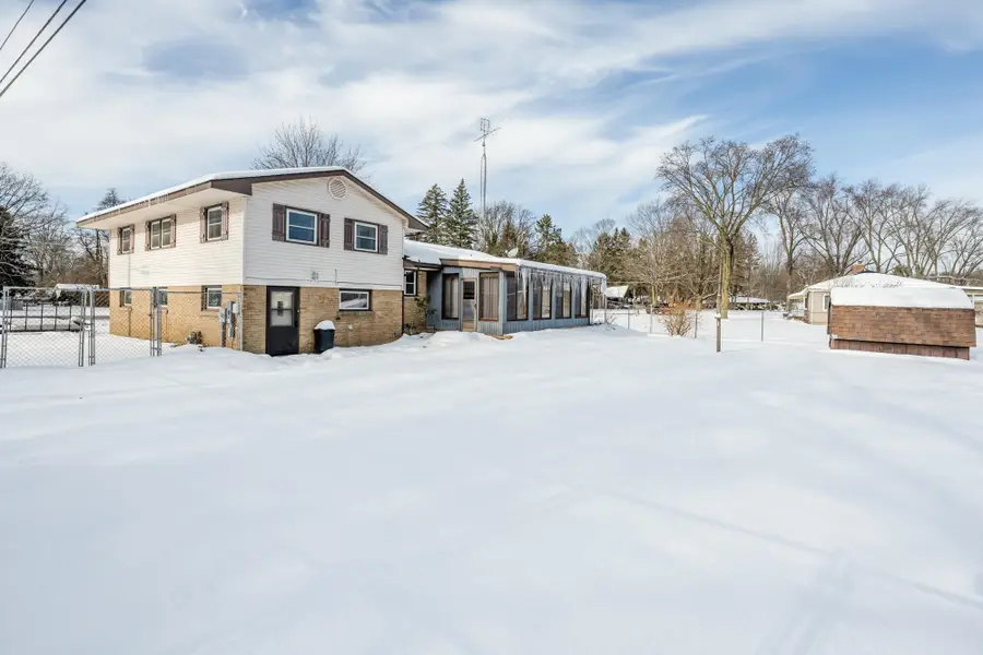 4759 Paw Paw Lake Road, Coloma, MI 49038 - Image #3