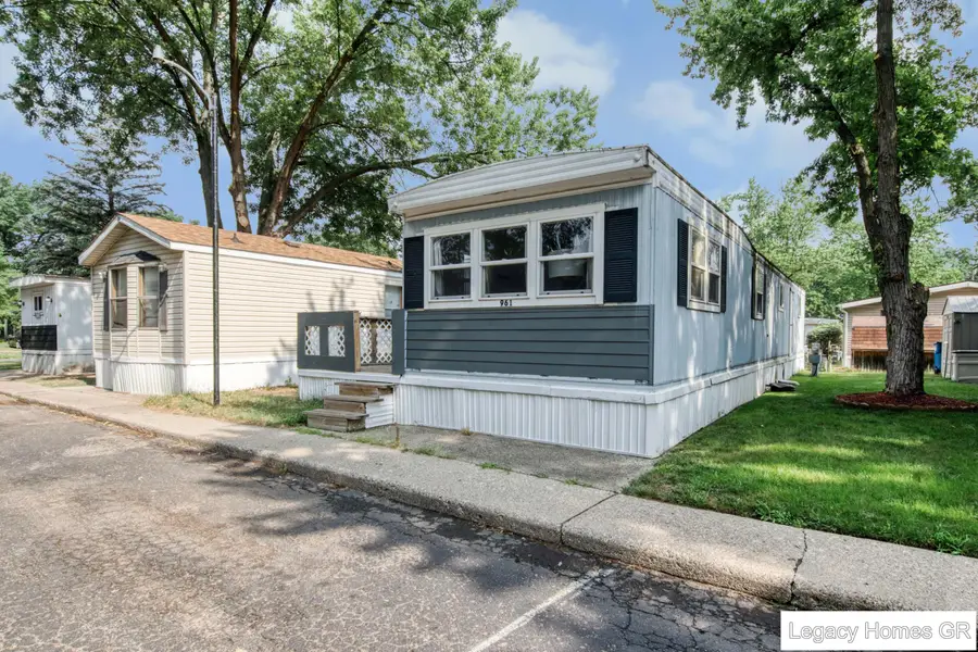 961 Dolphin Street Sw #013, Wyoming, MI 49509 - Image #3