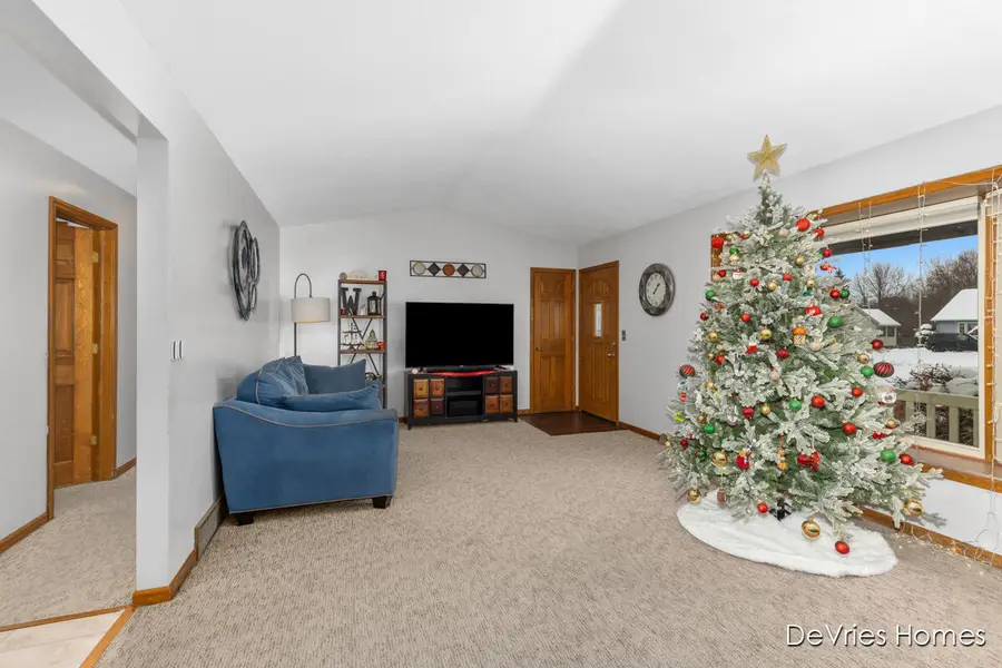 6518 Kingtree Drive Sw, Byron Center, MI 49315 - Image #3