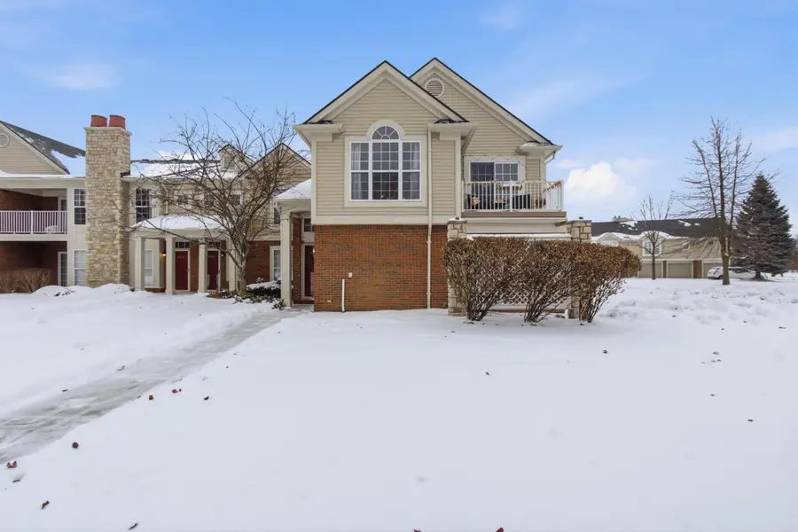 28211 Oakmonte Circle E, New Hudson, MI 48165 - Image #2