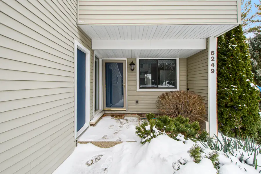 6249 Acropolis Drive Se, Grand Rapids, MI 49546 - Image #2