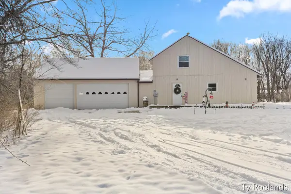 1067 Somers Road, Lyons, MI 48851