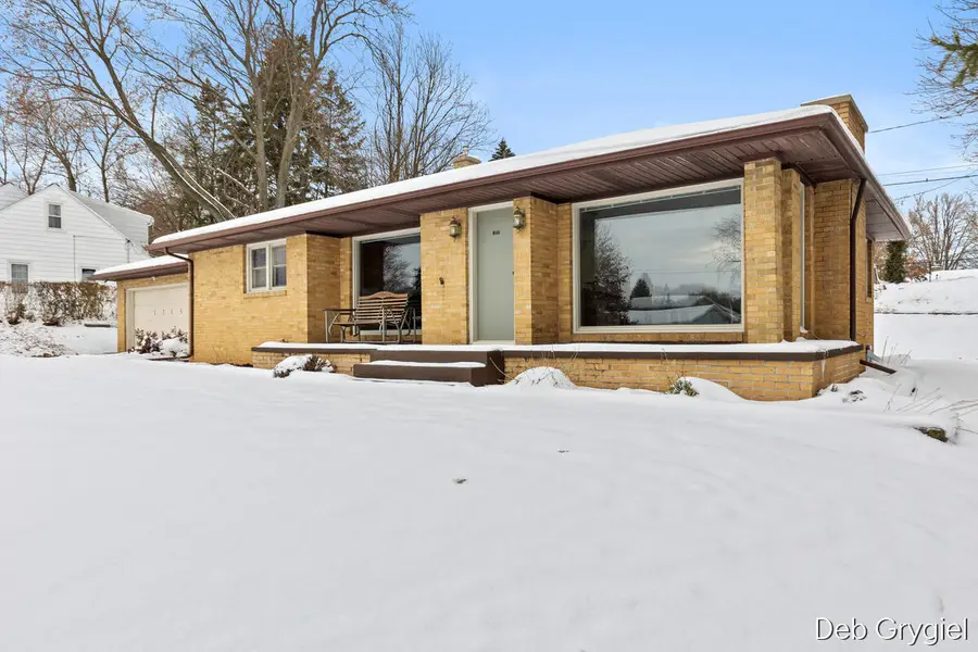 1715 Oswego Street Nw, Grand Rapids, MI 49504 - Image #2