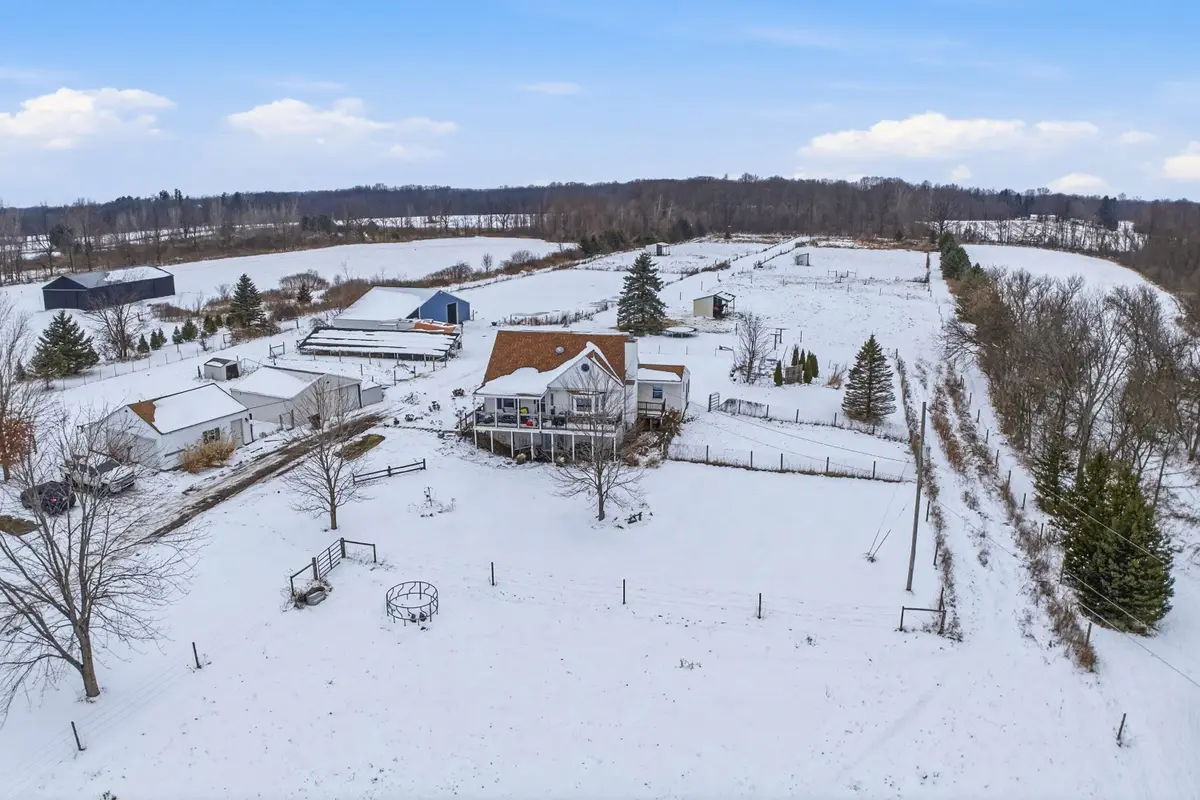 8595 Columbia Highway, Eaton Rapids, MI 48827 - Image #1