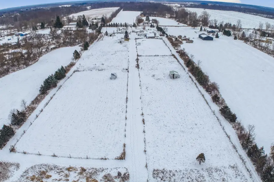 8595 Columbia Highway, Eaton Rapids, MI 48827 - Image #2