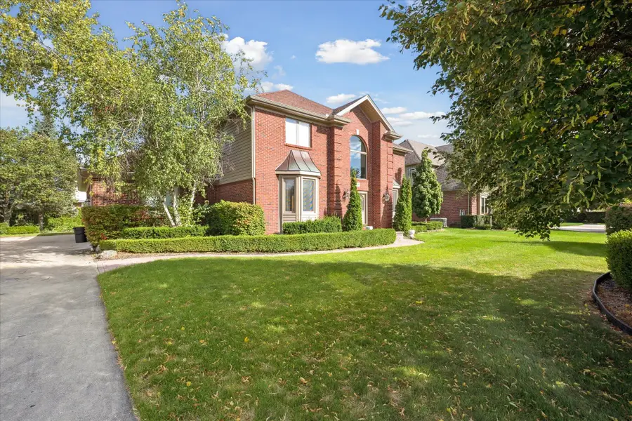 40448 Emerald W, Clinton Township, MI 48038 - Image #3