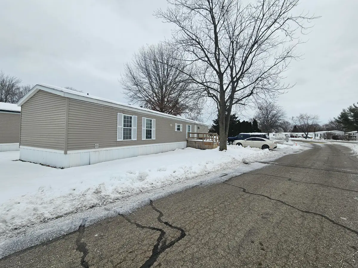 7156 Houndstooth Drive Sw, Grand Rapids, MI 49548 - Image #1