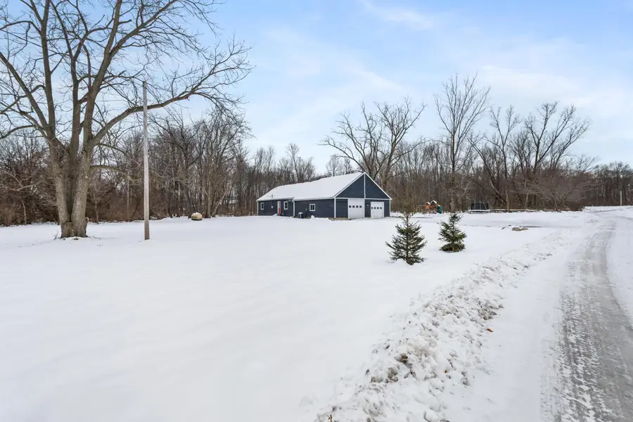 557 W James Street, Lawrence, MI 49064 - Image #2