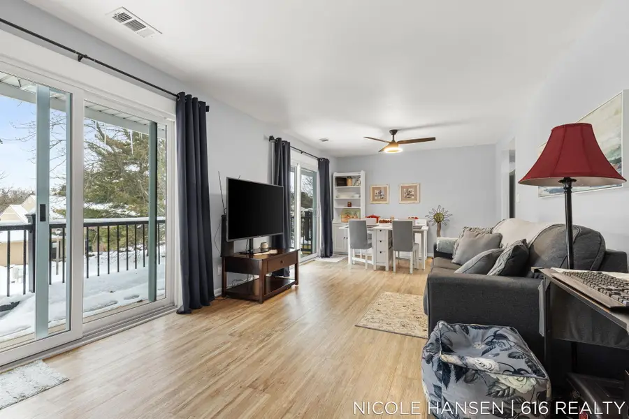 2581 Ridgecroft Drive Se #302, Grand Rapids, MI 49546 - Image #3