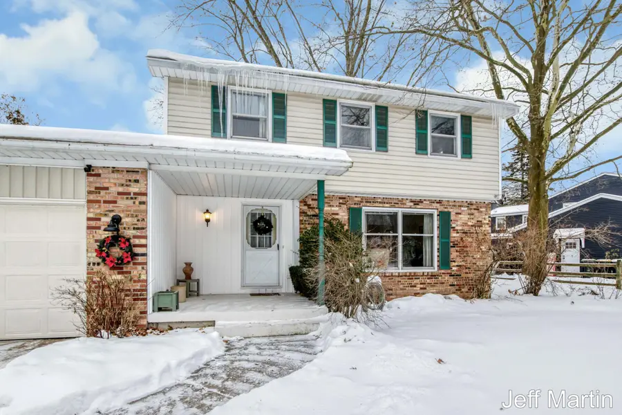 5622 Far Hill Drive Se, Grand Rapids, MI 49546 - Image #3