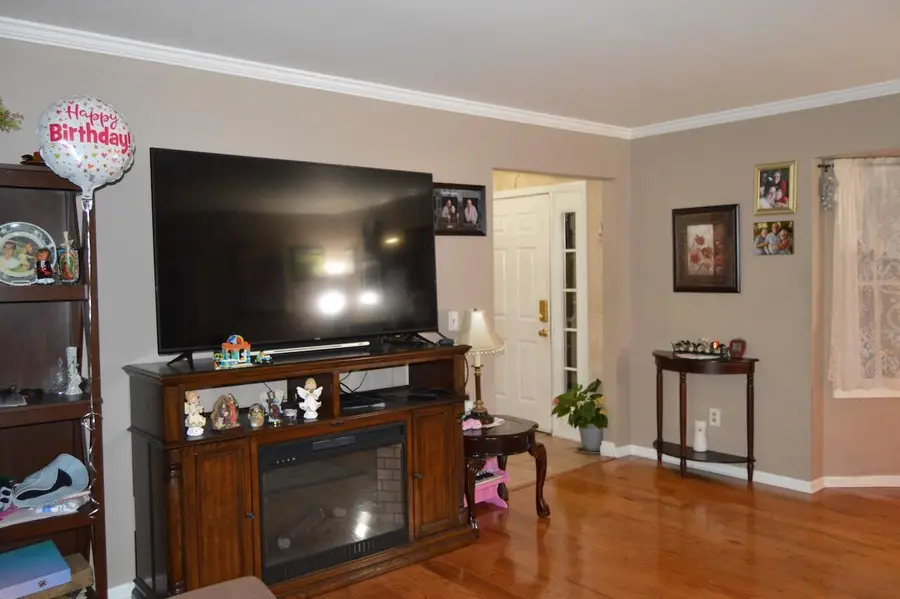 808 Church Street, Fowlerville, MI 48836 - Image #2