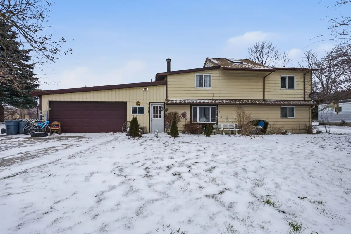 6179 Falkenbury Road, North Branch, MI 48461 - Image #1