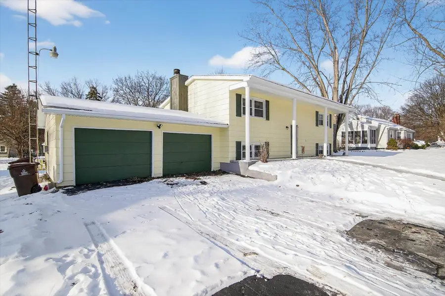 908 Springcrest Boulevard, Jackson, MI 49203 - Image #2