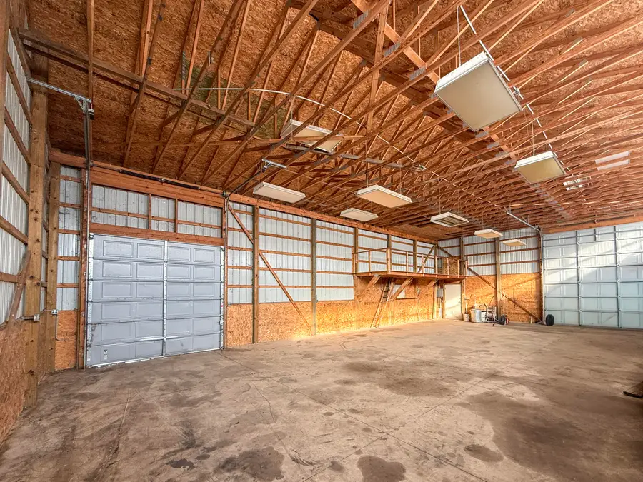 566 S Blue Creek Road, Benton Harbor, MI 49022 - Image #3