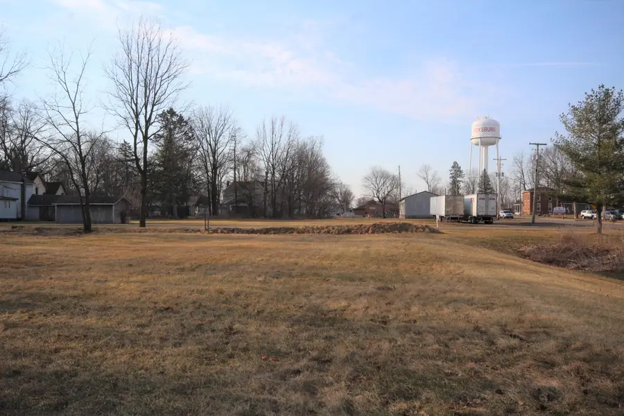 321 E Vine Street, Vicksburg, MI 49097 - #2