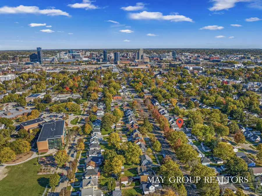 922 Lake Michigan Drive Nw, Grand Rapids, MI 49504 - Image #2