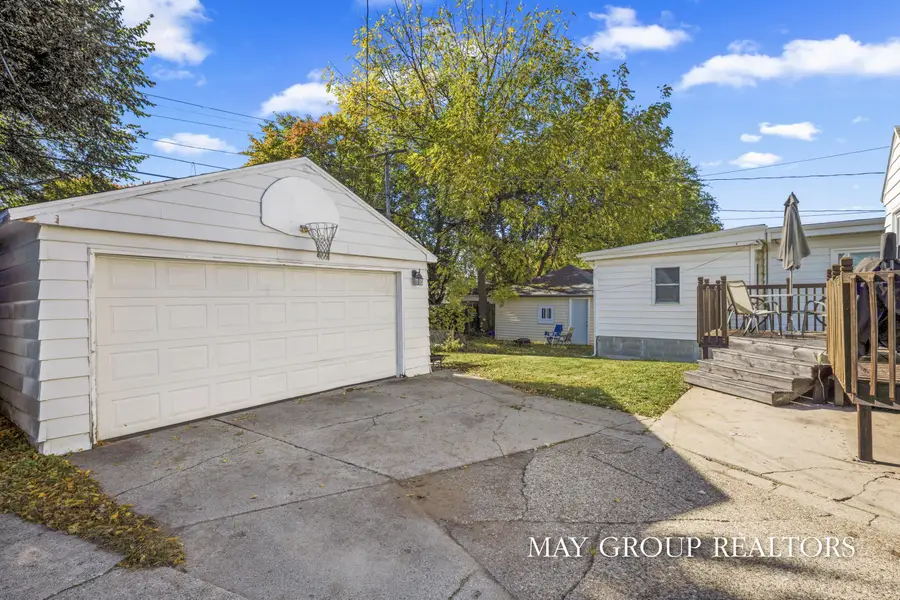 922 Lake Michigan Drive Nw, Grand Rapids, MI 49504 - Image #3