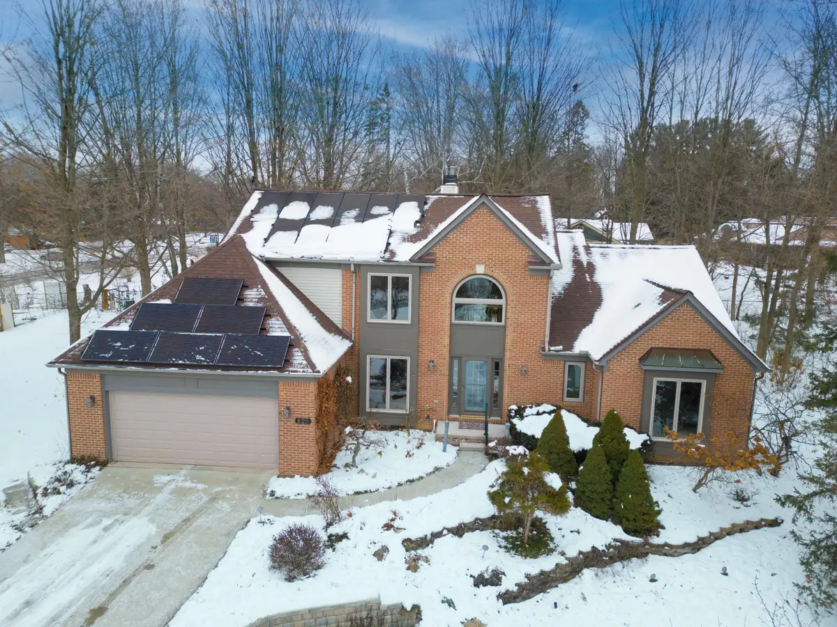 825 Brookside Drive, Ann Arbor, MI 48105 - Image #1