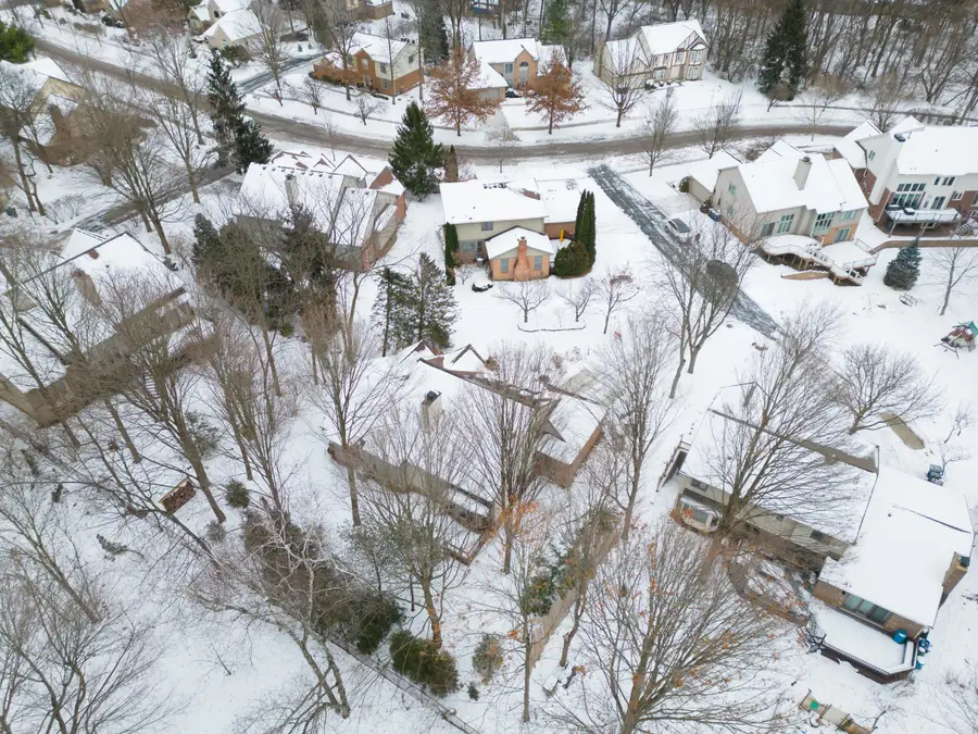 825 Brookside Drive, Ann Arbor, MI 48105 - Image #3