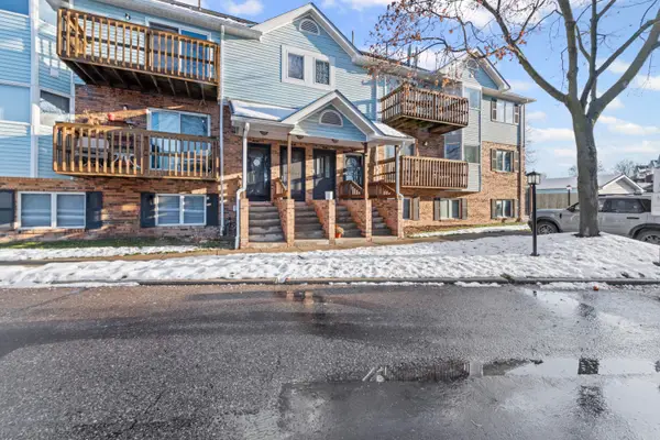 203 Pinewood Circle, Plymouth, MI 48170