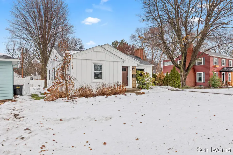 105 E 31st Street, Holland, MI 49423 - Image #2
