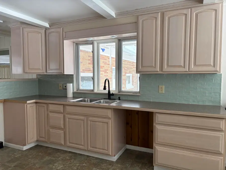 873 Hendrick Road, Norton Shores, MI 49441 - Image #3