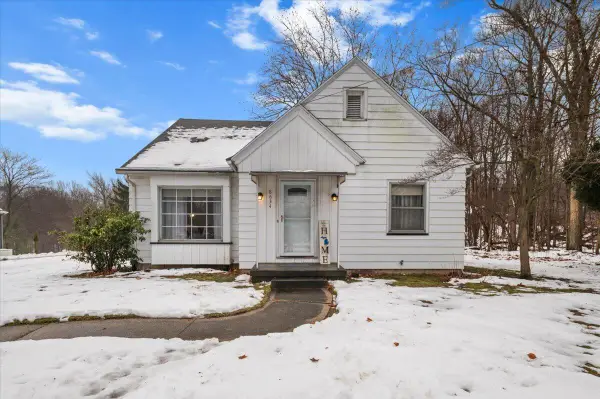 8634 Division Court Se, Byron Center, MI 49315