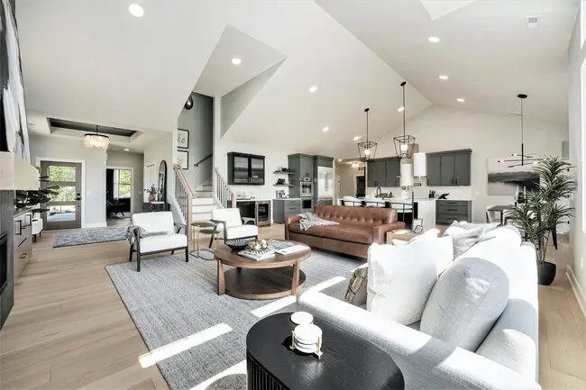 2284 Knapp Bluff Court Ne, Grand Rapids, MI 49525 - Image #3