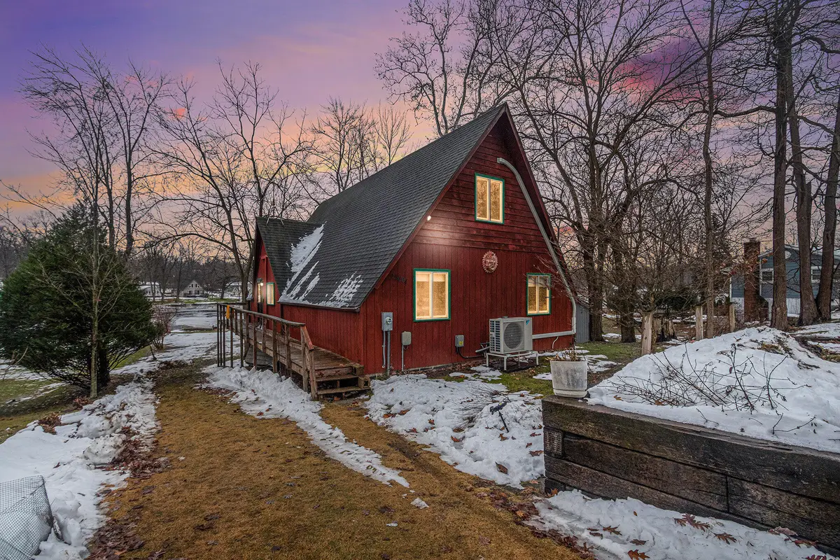 45601 Peninsula Drive E, Grand Junction, MI 49056 - Image #1