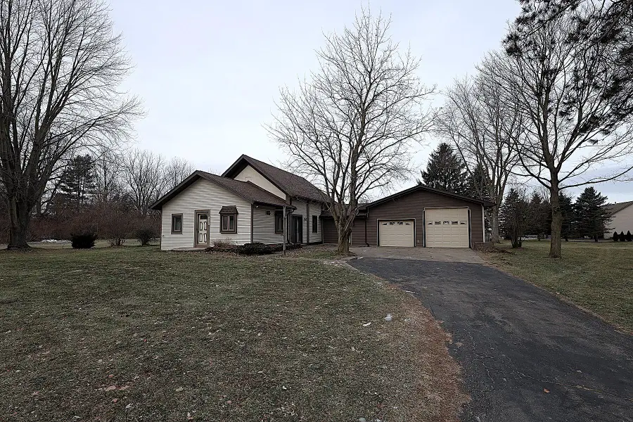 14339 Tuttlehill Road, Milan, MI 48160 - Image #2