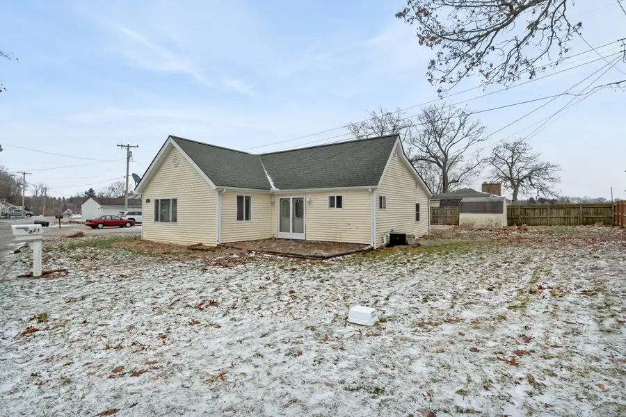 321 Ackerson Lake Drive, Jackson, MI 49201 - Image #2