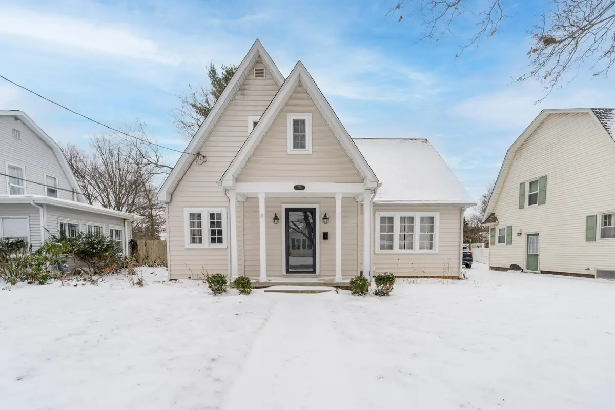 729 Edgemoor Avenue, Kalamazoo, MI 49008 - Image #1