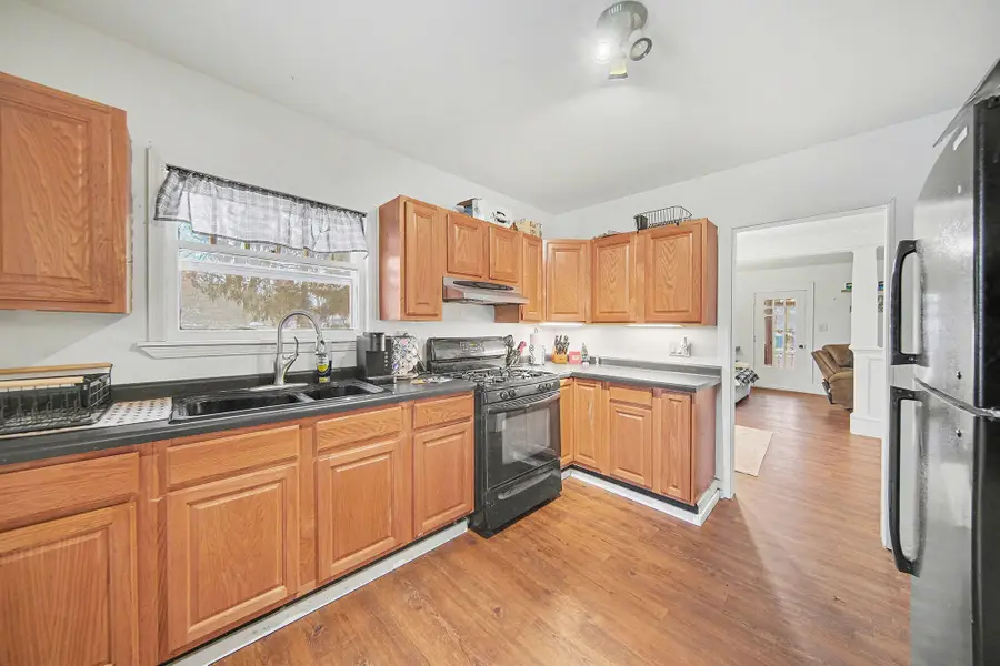 206 W Vandercook Drive, Jackson, MI 49203 - Image #2