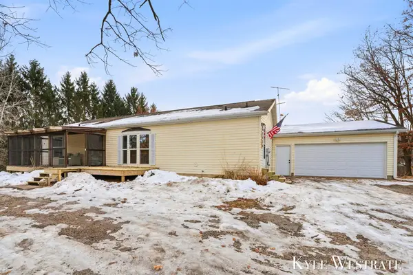 7976 10 Mile Road Ne, Rockford, MI 49341