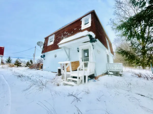 18600 Manitou Road, Addison, MI 49220