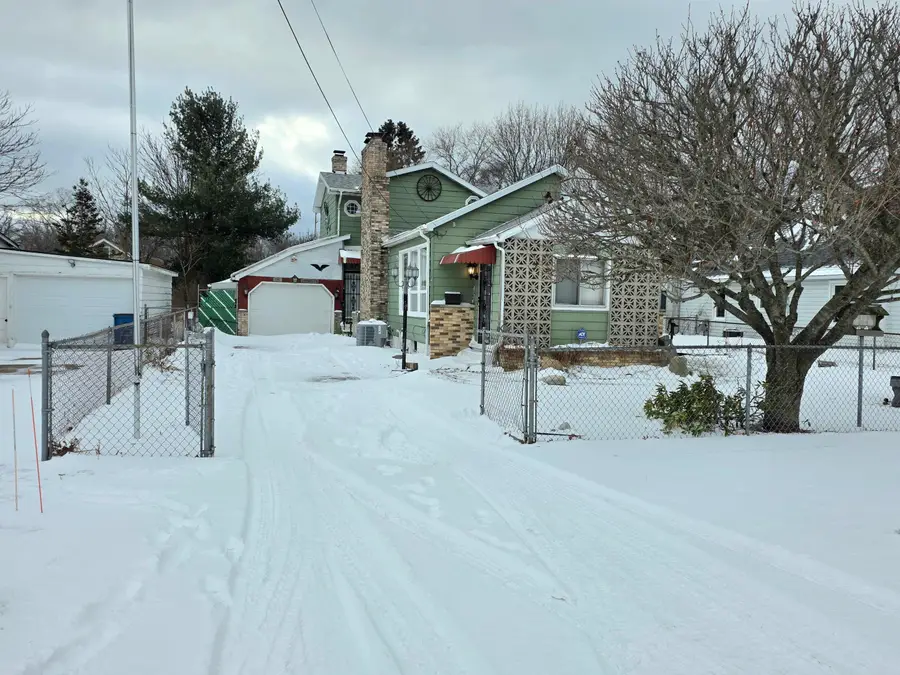 2231 Hughes Avenue, Norton Shores, MI 49441 - Image #2