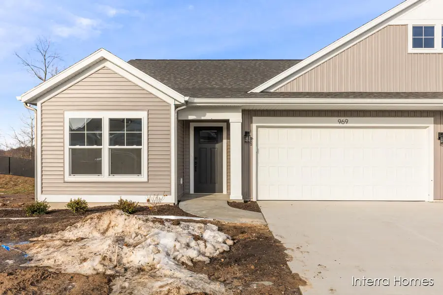 969 Scioto Drive Nw #20, Comstock Park, MI 49321 - Image #2