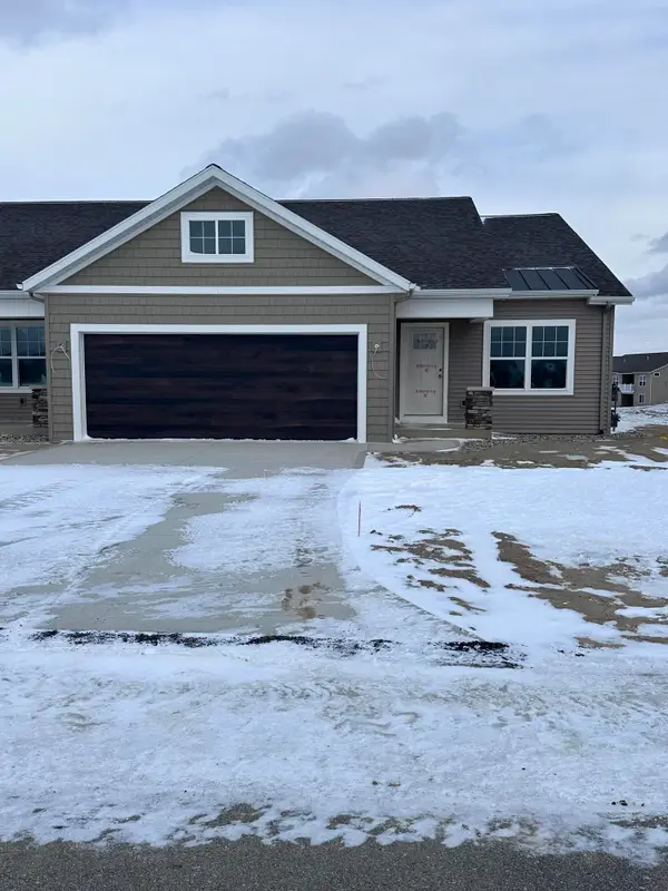 4500 Meadow Pond Way #65, Hamilton, MI 49419