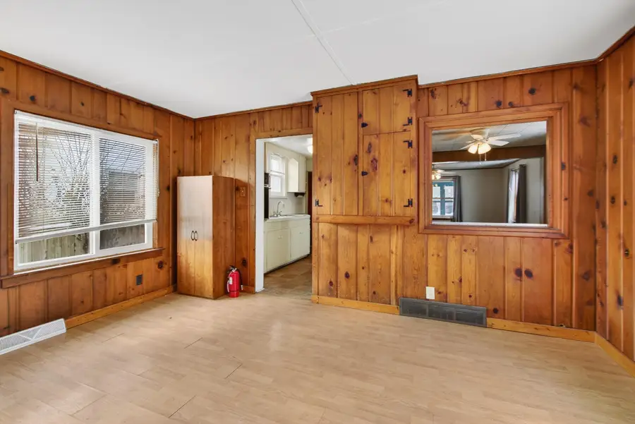 907 N Elm Avenue, Jackson, MI 49202 - Image #3