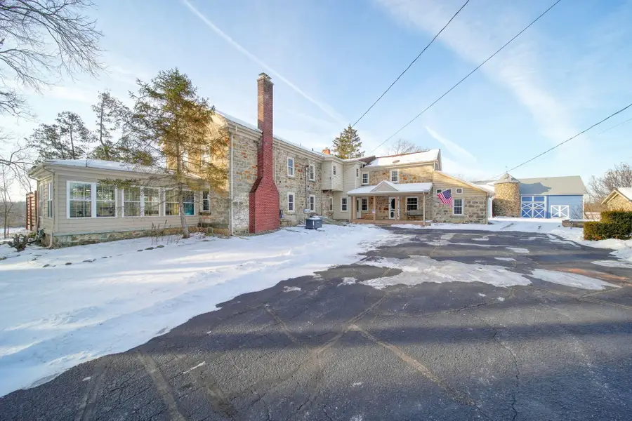 208 Glasgow Road, Jackson, MI 49201 - Image #3